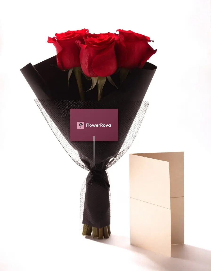 3 Red Roses beside a pop-up card, product visualisation