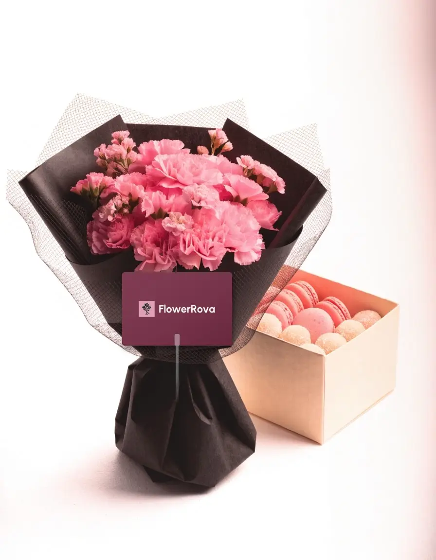 The Sugar Pink beside a box of sweet treats (box), product visualisation