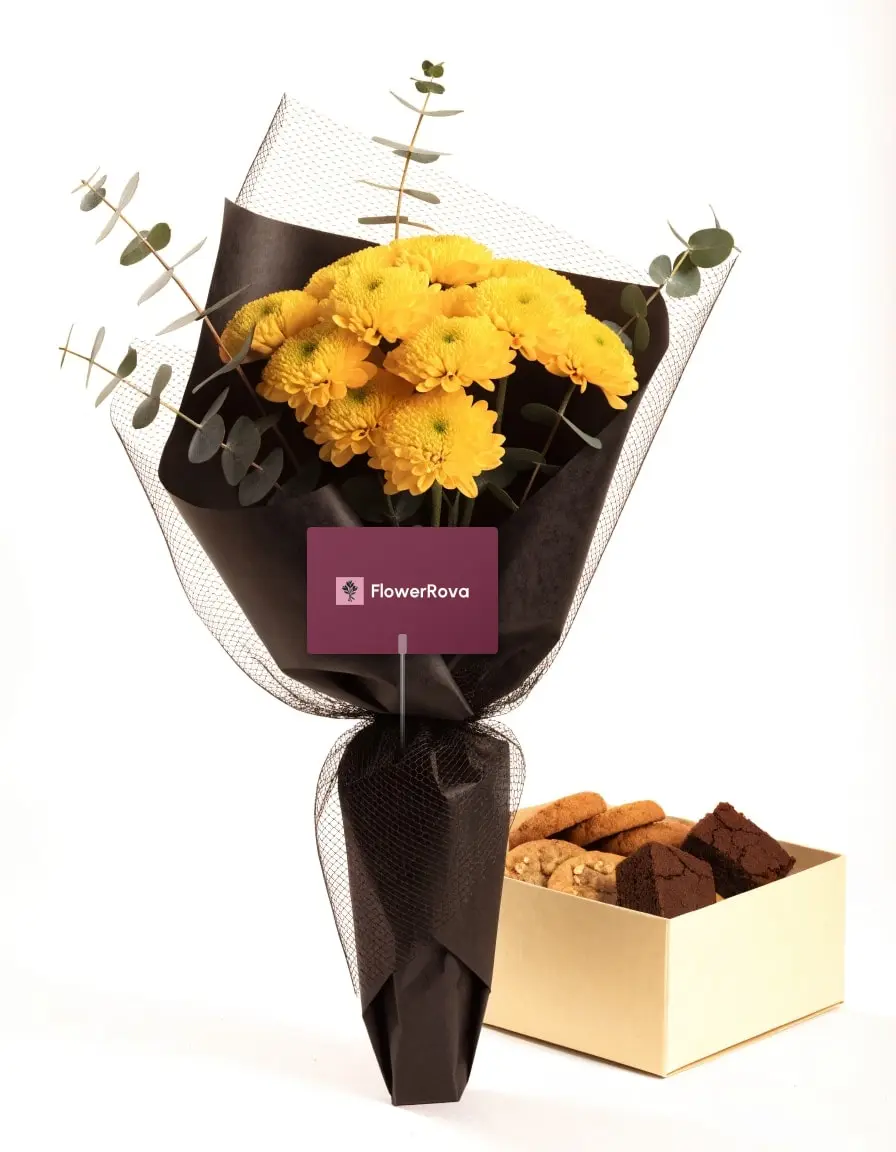 The Yellow Note beside a cookie & brownie box (box), product visualisation